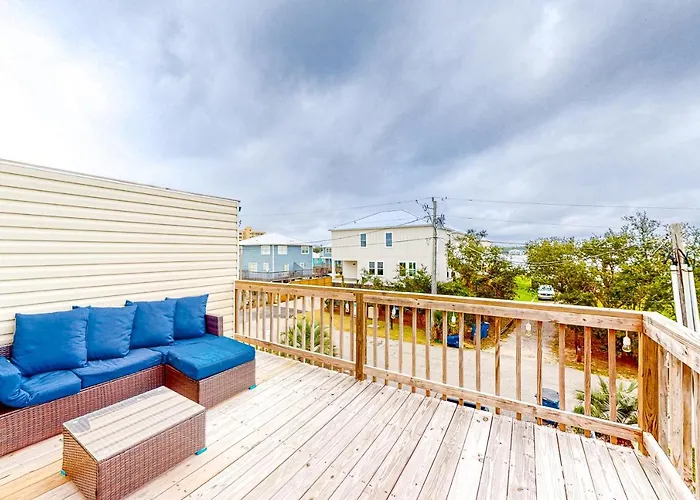 A Wave From It - Unit B Holiday home *